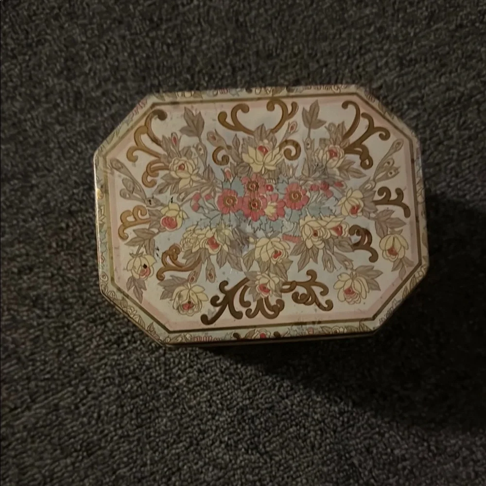 Meister Octagonal Tin Pastel Florals Gold Vintage 80s Made in Brazil - Picture 2 of 6
